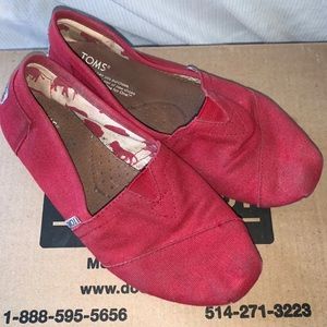 Well worn red TOMs